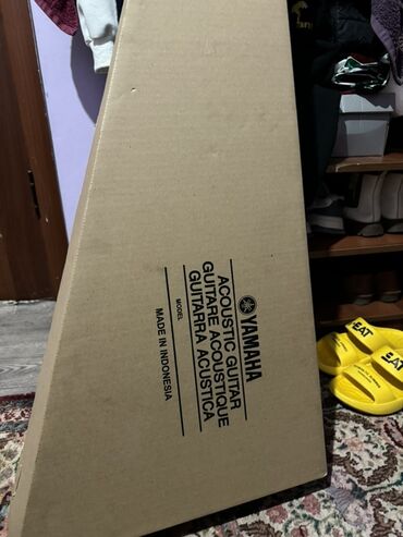 Гитары: Акустическая гитара Yamaha (классическая, нейлоновые струны) - Бренд