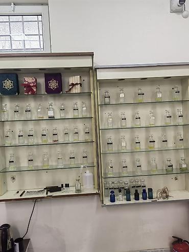 Aksesuarlar üçün vitrinlər: Satılır isdeyen əlaqə saxlasın — 9