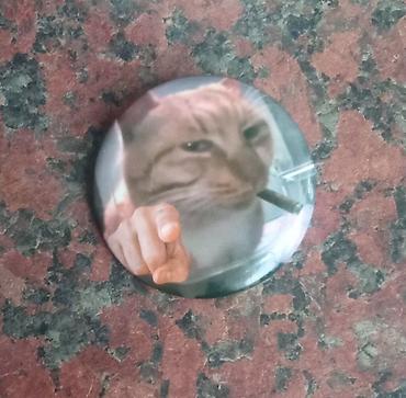 Значки, ордена и медали: Продаю значки 2 фигурные пластиковые, остальные круглые — 9