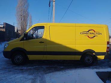 правое крыло спринтер: Mercedes-Benz Sprinter 213 CDI, жёлтый фургон. - Кузов: длинная база — 3