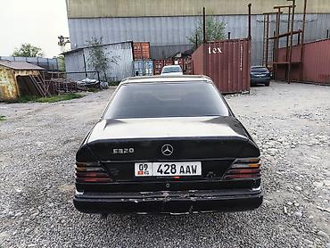 мерседес 124 бак: Mercedes-Benz W124: 1990 г., 2.3 л, Кол менен иштөөчү, Бензин, Седан — 3