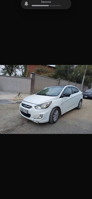 киа салярис: Hyundai Solaris седан, белый цвет. Основные характеристики: - Кузов