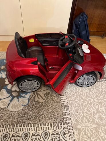 детские электромобили джип: Uşaq maşını. İşlək vəziyyətdədir. Yeni Günəşlidədir