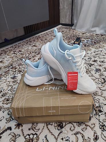 Кроссовки и спортивная обувь: Продается ботс новый оригинал ли нинг 41 размер. так как не подошёл — 6