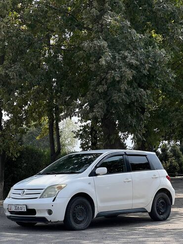 бишкек продажа авто гибрид: Toyota ist: 2002 г., 1.3 л, Автомат, Бензин, Хетчбек
