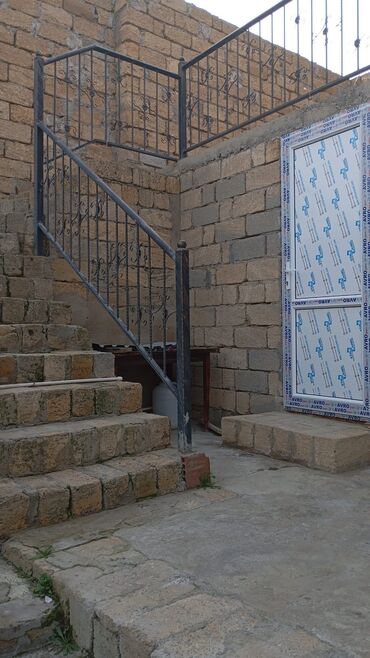 Həyət evləri və villaların satışı: 4 otaqlı, 3 kv. m, Kredit yoxdur, Təmirsiz — 1
