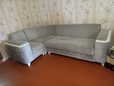 Mebel: Künc divan, İşlənmiş