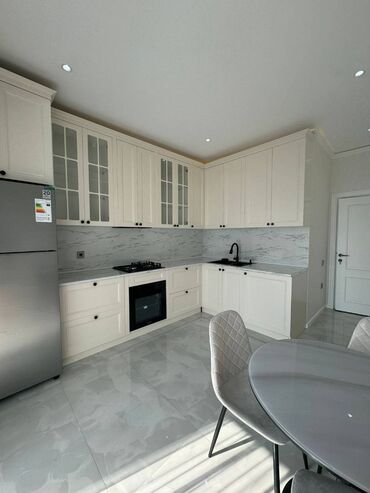 Uzunmüddətli kirayə mənzillər: Tiblisi Prospektə Grand Həyatda 27 mərtəbəli binanın 27-ci 3 otaqlı — 6