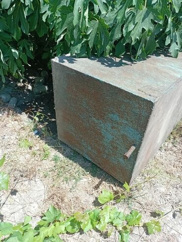 su termusu: Bak, Metal, 1000 l l, Ünvandan götürmə