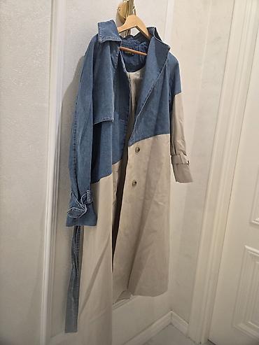 Плащи: Qadınlar üçün iki materiallı uzun trençkot - Dizayn: denim (cücə — 2