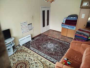 продаю 2 ком кв аламедин 1: 1 комната, 30 м², 105 серия, 2 этаж, Старый ремонт