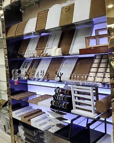 Оборудование для магазинов: Bijuteriya vitrini, bijuteriya aksessuarlıq, aksessuar qabı. Saat — 2