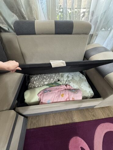 Угловые диваны: Угловой диван, C подушками — 10