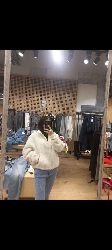 Dəstlər, kostyumlar: Terrenovadan 30 Manata almışdım Çox geyinməmişəm Evdən köçürüy veş