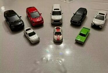 Oyuncaqlar: Hotwheels və DieCast firması dəmir modelkalar satılır.Təzədir.Qutusu