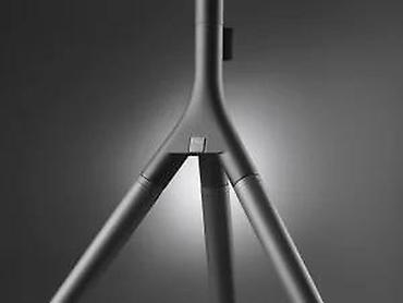 Aksesoari za TV i video: Stojeći stalak za TV – tripod dizajn - Moderan tripod stalak za ravne — 19