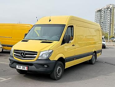 развал спринтер: Mercedes-Benz Sprinter, цельнометаллический грузовой фургон в ярком — 2