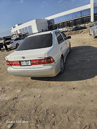 mitsubishi junior: Toyota Vista: 2001 г., 2 л, Автомат, Бензин, Седан — 2