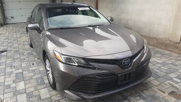 один штук: Toyota Camry: 2018 г., 2.5 л, Автомат, Гибрид, Седан