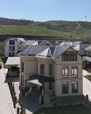 Продажа коттеджей и домов: 🏡 Продается трехэтажный дом в с.Ортосай городок “Датка”🏰 📍Локация — 12