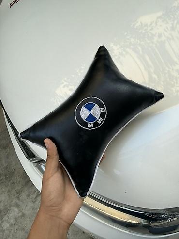 матрас для машины: BMW üçün avtomobil boyun yastığı - Material: qara süni dəri üstlük — 1