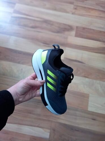 Women's Sneakers and athletic shoes: 41 — 7