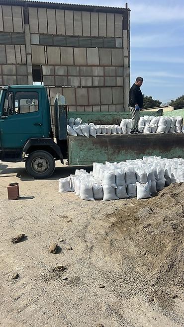 Автоуслуги: Qum, çınqıl, şeben,kubik və atsep materiallarının çatdırılması və — 1