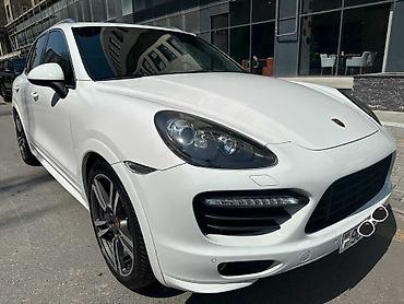 Porsche: Ağ rəngdə olan Porsche Cayenne avtomobili. Qabaq tərəfində duman -da lalafo.az — 4 Porsche: Ağ rəngdə olan Porsche Cayenne avtomobili. Qabaq tərəfində duman — 4