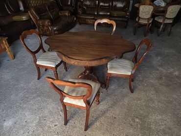 Setovi stolova i stolica: Antikni trpezarijski set – sto i 4 stolice - Materijal: puno drvo — 4