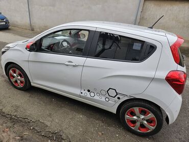 Chevrolet: Chevrolet Spark: 2016 г., 1 л, Автомат, Бензин, Хэтчбэк — 3