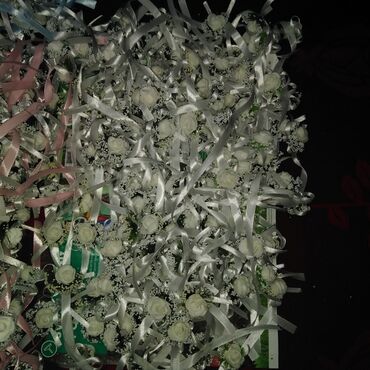 Svadbena oprema: Cvetna traka za kosu sa velom, idealna za posebne prilike. Traka je — 32