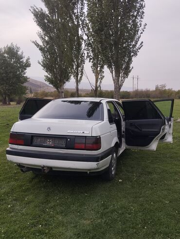 спринтер грузовой средний база: Volkswagen Passat: 1991 г., 1.8 л, Механика, Бензин, Седан