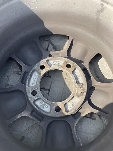 6 139: Литые диски Toyota Japan с установленной зимними шинами в отличном — 5