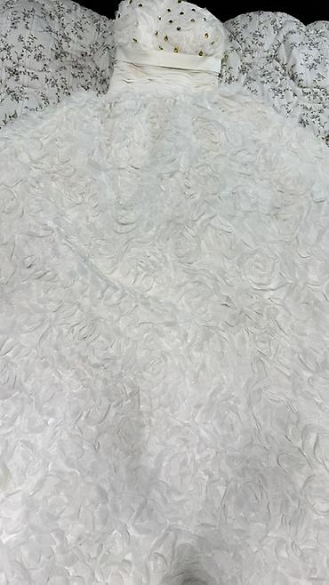 Үлпөт көйнөктөрү жана аксессуарлар: Пышное белое свадебное платье с корсетом и шнуровкой - Фасон: корсет — 7