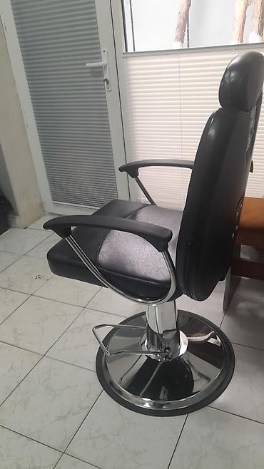 il: Peşəkar bərbər salonu kreslosu - Material: qara rəngli, asan — 1