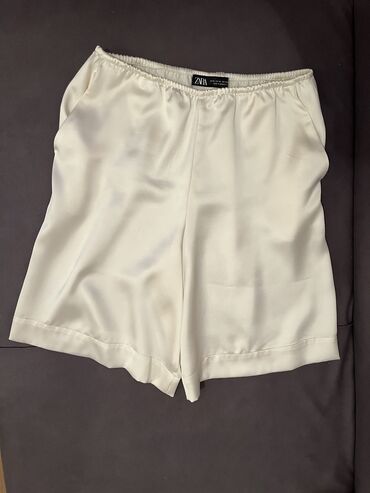 Sabo: Zara şort 
Oversize modeldir Xs s m l hamısına olur 
Az geyilib — 6
