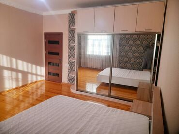 Həyət evləri və villaların satışı: 300 kv ev ikidasli tikili. Qaz su isiq daimi. Avtobus dayanacaginin — 21