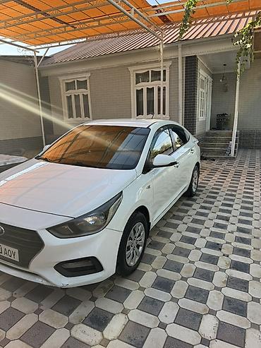 лак авто: Hyundai Solaris: 2017 г., 1.6 л, Автомат, Бензин, Седан — 1