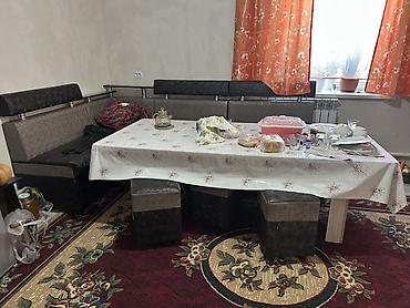 стол с табуреткой: Кухонный уголок с обеденным столом и табуретами - Угловой диван по — 1