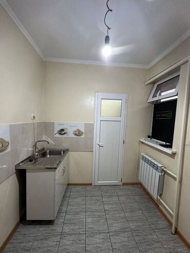 долгосрочная аренда домов бишкек: 35 м², 2 комнаты, Парковка, Забор, огорожен