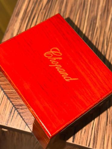 саат: Chopard qadın saatı - Korpus: oval formalı, paslanmayan polad - — 10