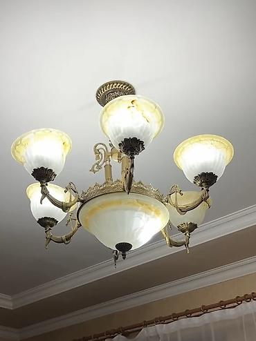 Люстры: Классическая люстра Характеристики: - Тип: подвесная/потолочная — 2