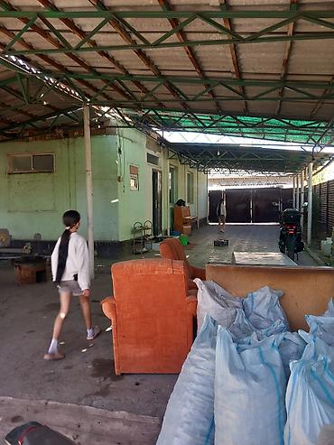 Продажа коттеджей и домов: Продаётся и металлическими воротами. Характеристики и планировка: - — 4