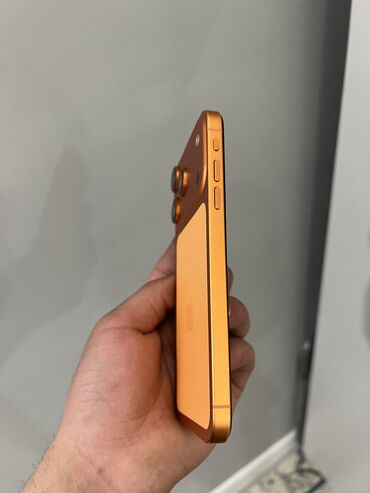 Apple iPhone: IPhone 17 Pro, Б/у, 64 ГБ, Оранжевый, Чехол, Зарядное устройство, Кабель, 100 % — 10