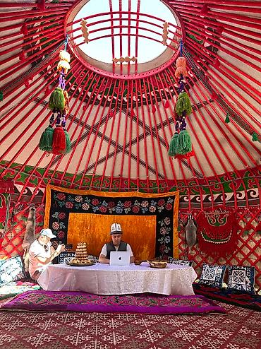 Аренда юрт: Аренда юрты, Каркас Деревянный, 75 баш, С полом, Стол, Стулья — 10