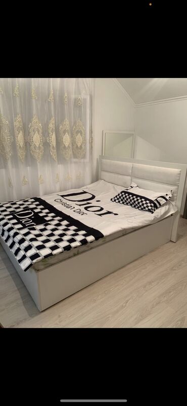 спальный гарнитур болгария: Спальный гарнитур, Двуспальная кровать, Шкаф, Комод, цвет - Белый, Б/у