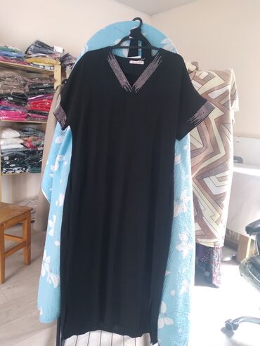 вечернее платье 54 размера: Платье чёрное с поясом рукав и горловина стразы. Размеры 54 Цена