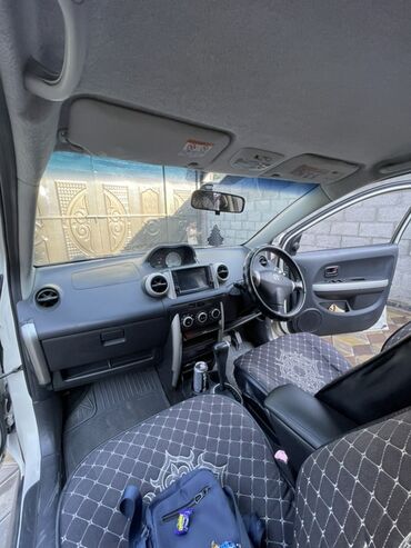 домик на колесиках: Toyota ist: 2004 г., 1.3 л, Автомат, Бензин, Хэтчбэк