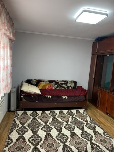 снять дом на долгий срок без посредников: Сдаётся комната/часть дома с большим остеклённым холлом. Описание: -