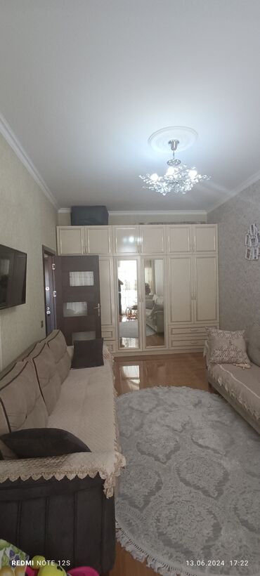 seyyar ev satilir: 1 комната, Новостройка, 42 м²